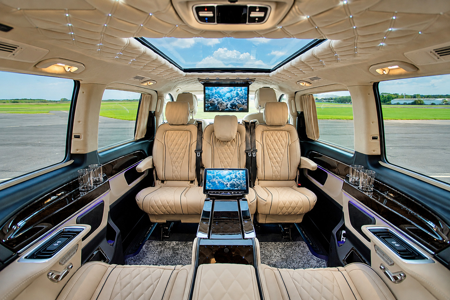 Executive cabin features layout inside a premium Jet Class jetliner