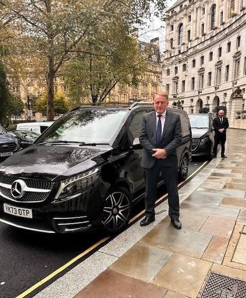 Executive chauffeur car for multi-stop business meetings across London
